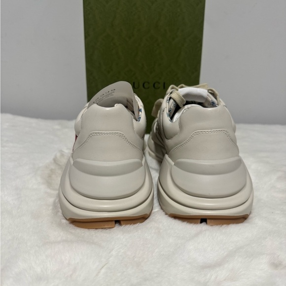 Gucci Cream Sneakers with Multicolor Logo - Picture 3 of 8